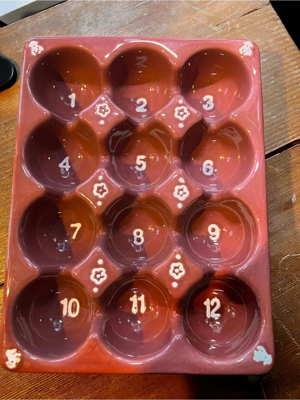 Ceramic 12-Cup Numbered Egg Tray - for raw eggs